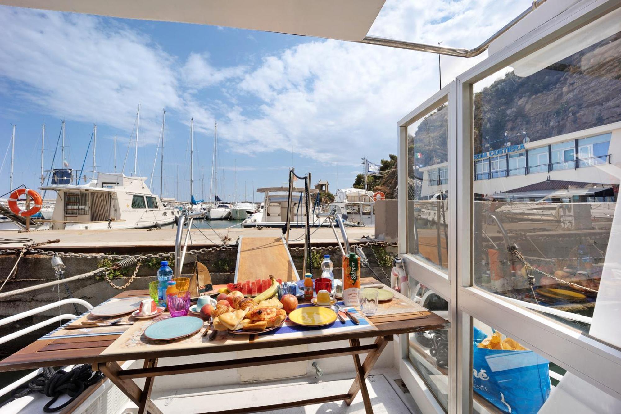 Aloha Jak'S Boat Alassio Exterior foto